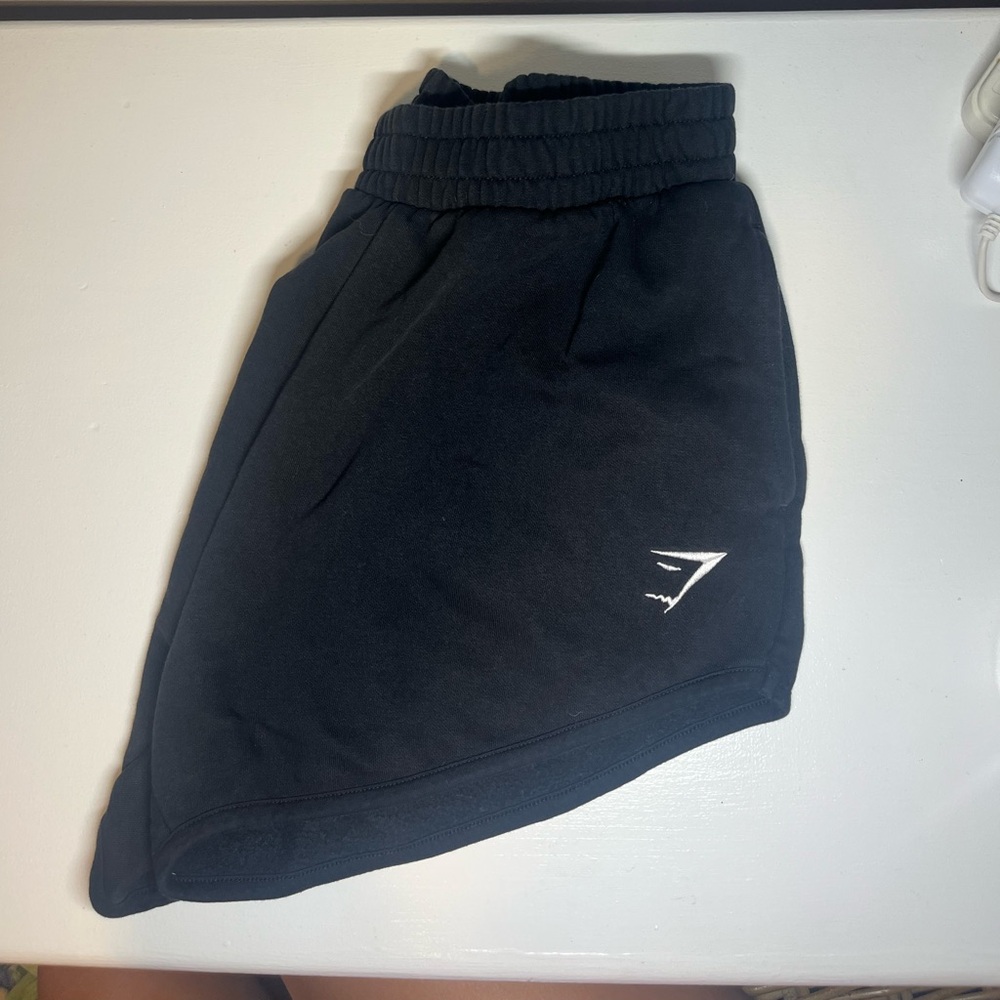 Black gym shark shorts